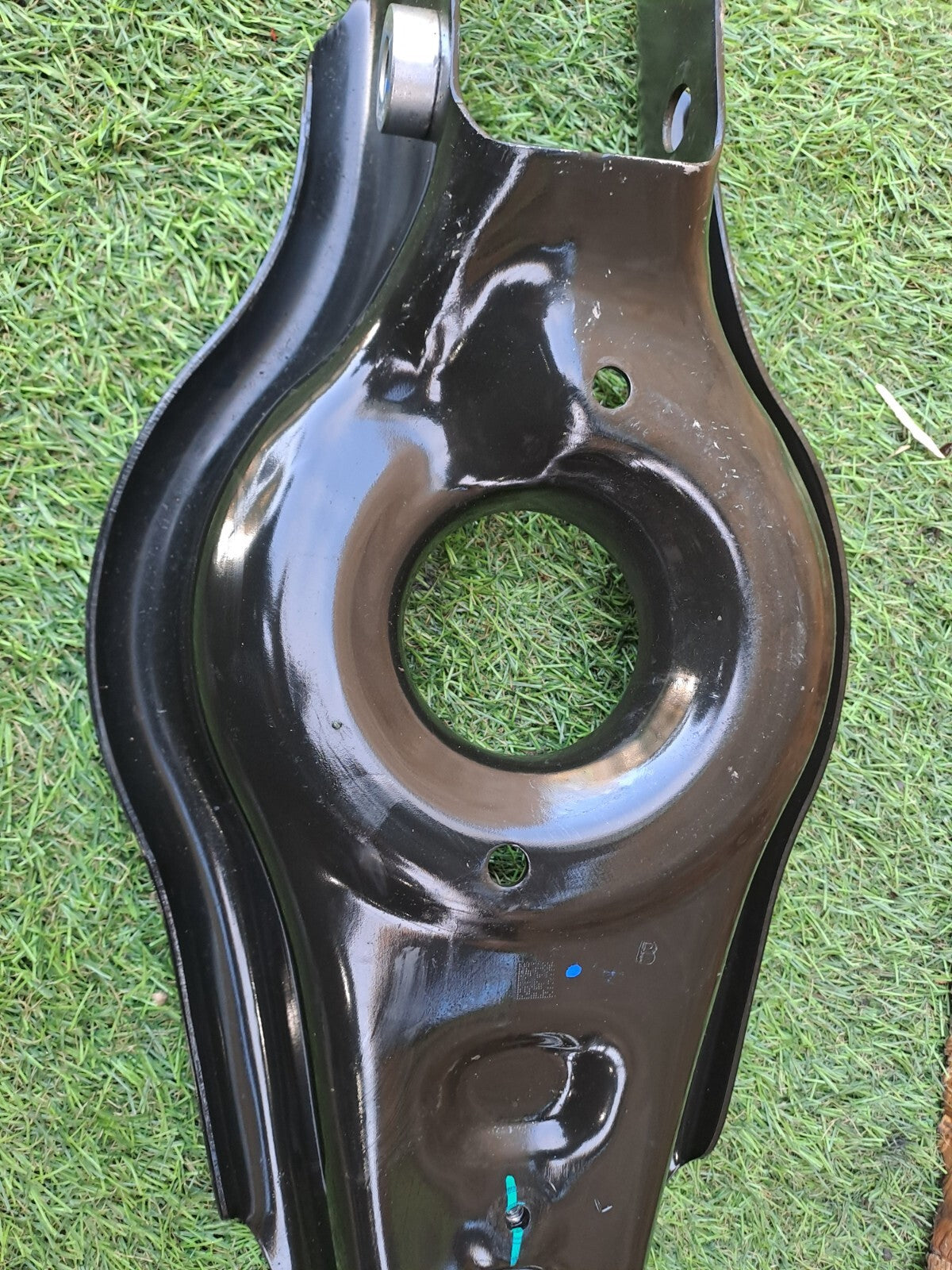 2024 TESLA MODEL 3 LONG REAR LEFT SUPPORT ARM 1288451-00-A + WARRANTY A207