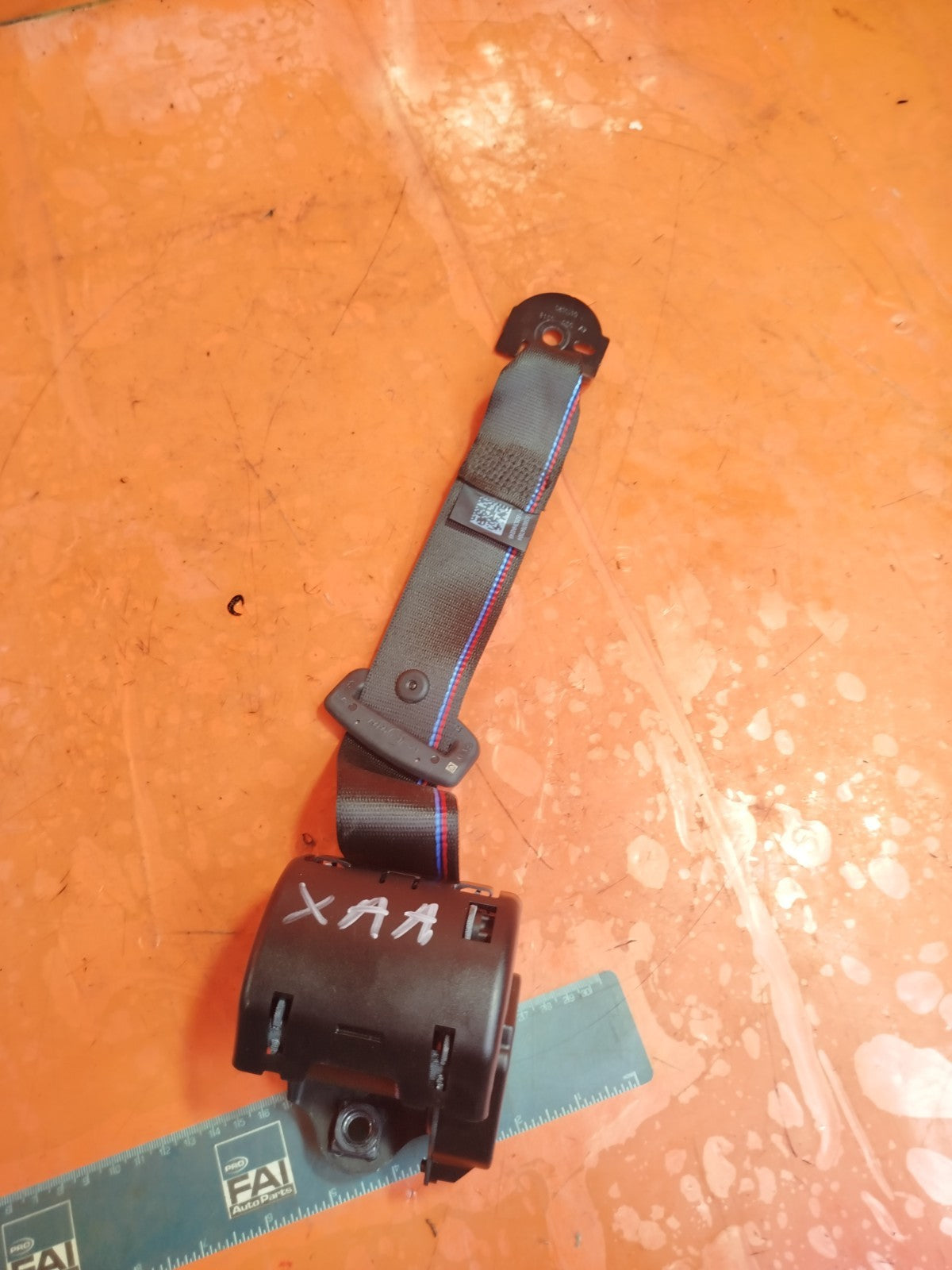 ✅BMW 1 SERIES REAR CENTRE SEAT BELT 644502600 643482700B Warranty xAA