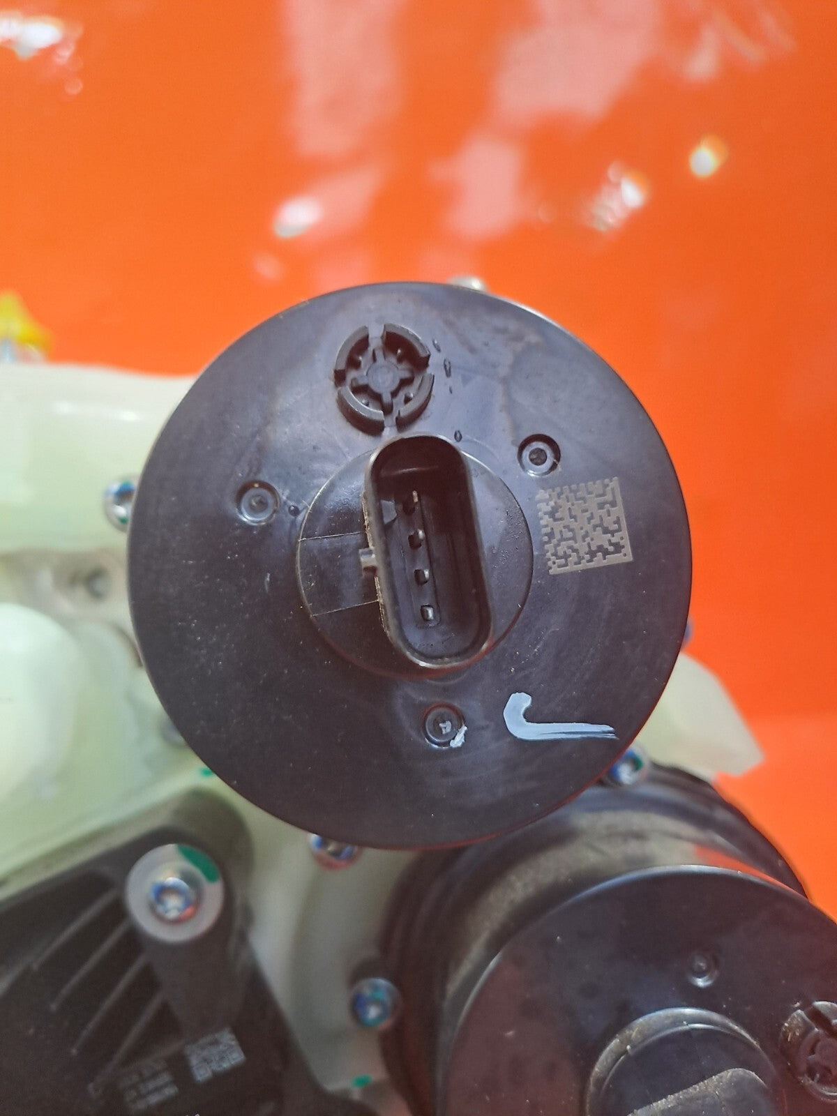 TESLA Model 3 Long 2024 COOLANT EXPANSION TANK 1547595-A2-F 1523002-00-B A207