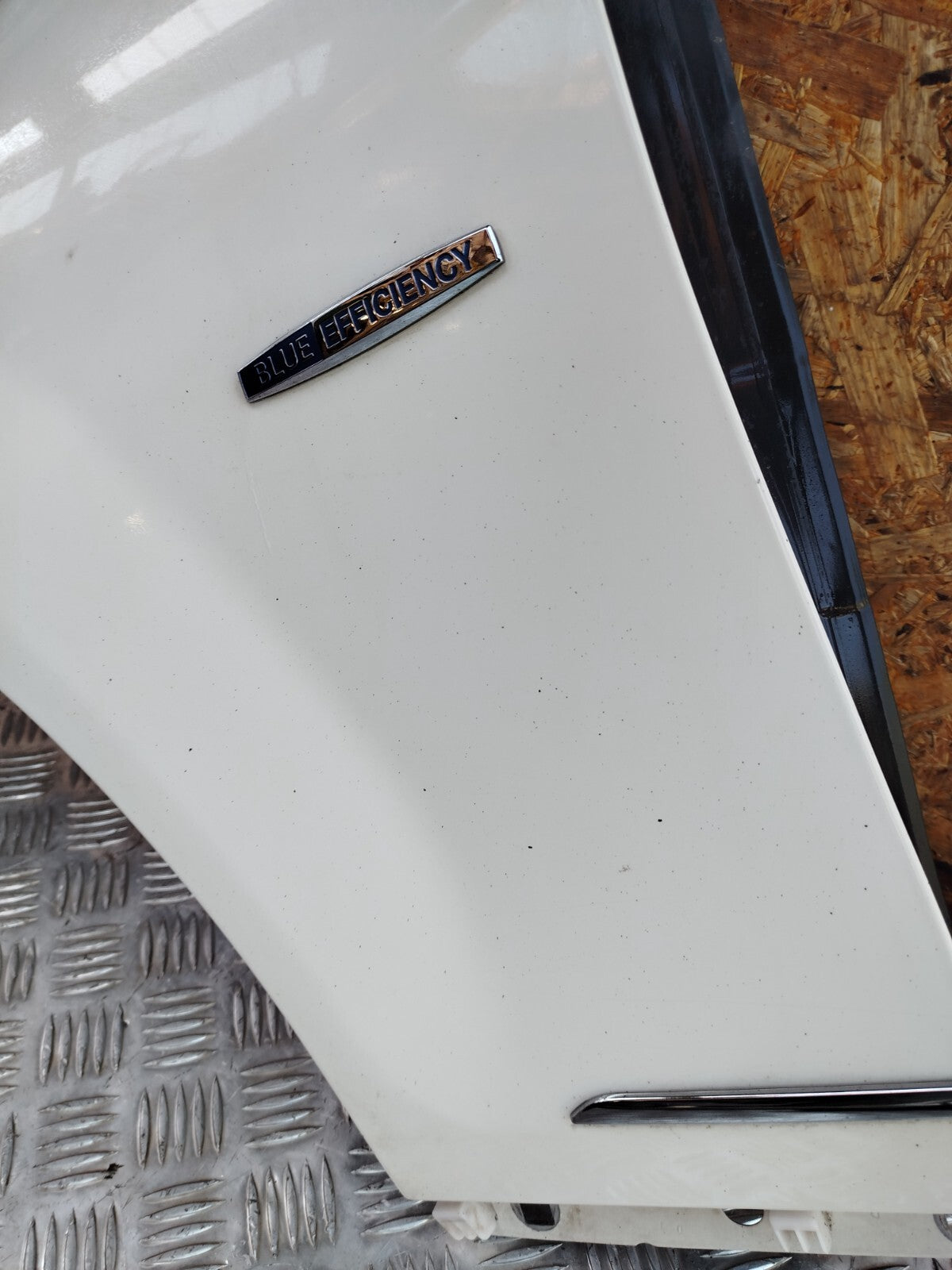 ✅2011 MERCEDES C CLASS W204 FRONT LEFT WING FENDER PANEL WHITE 650 + WARRANTY