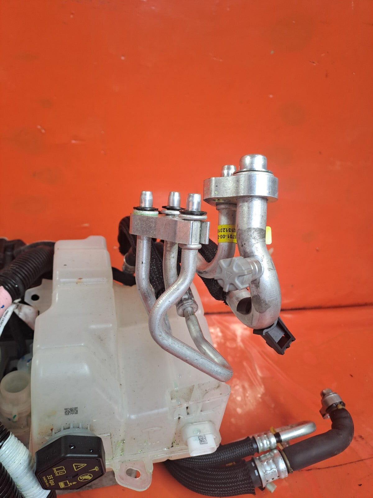 ✅TESLA MODEL 3 2022 SUPERMANIFOLD OCTAVALVE COOLANT EXPANSION TANK 1549902-00-C