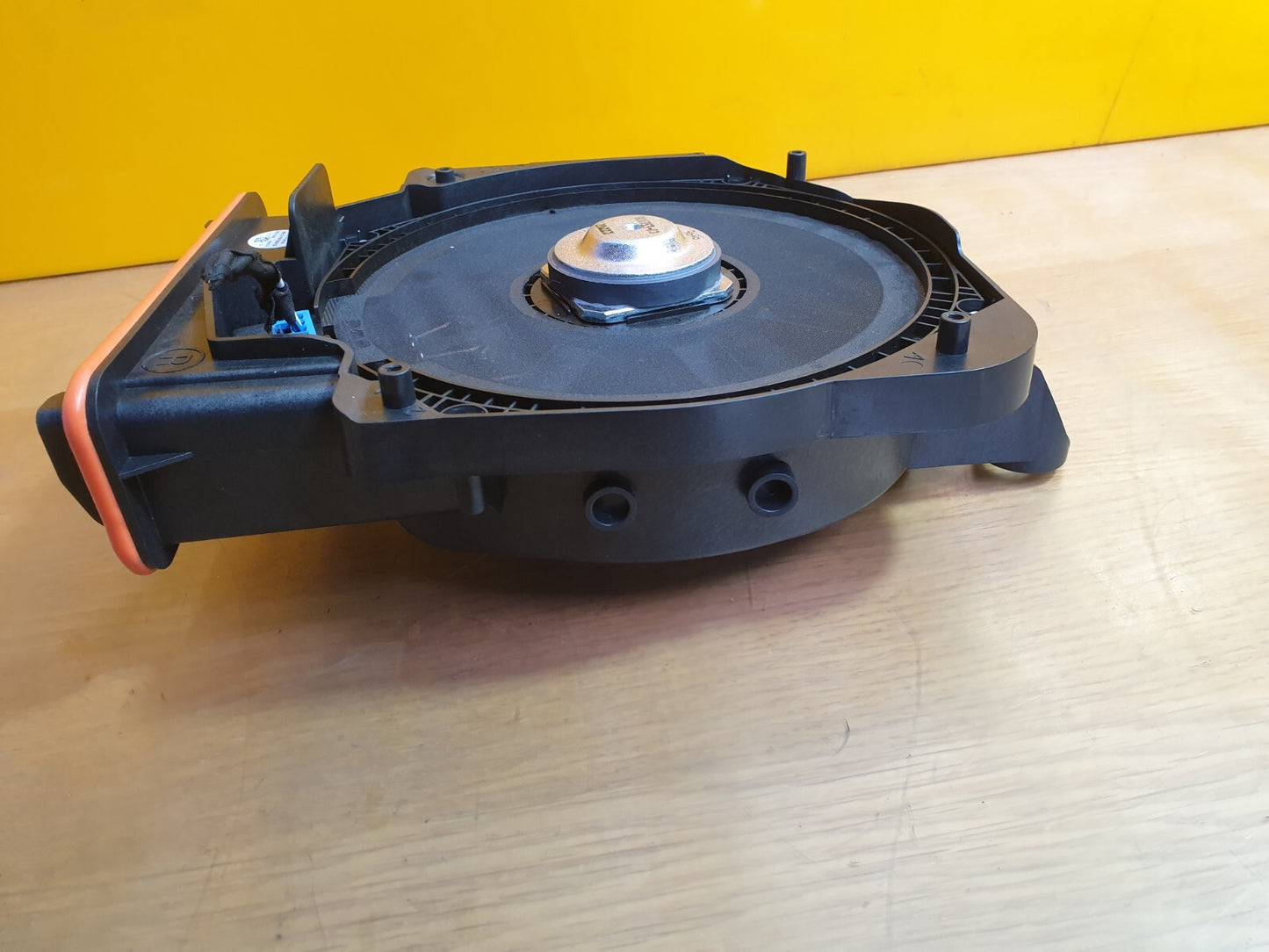✅2023 BMW 1 SERIES F40 SPORT 1.5D RIGHT SIDE SUBWOOFER SPEAKER 7927998 A119