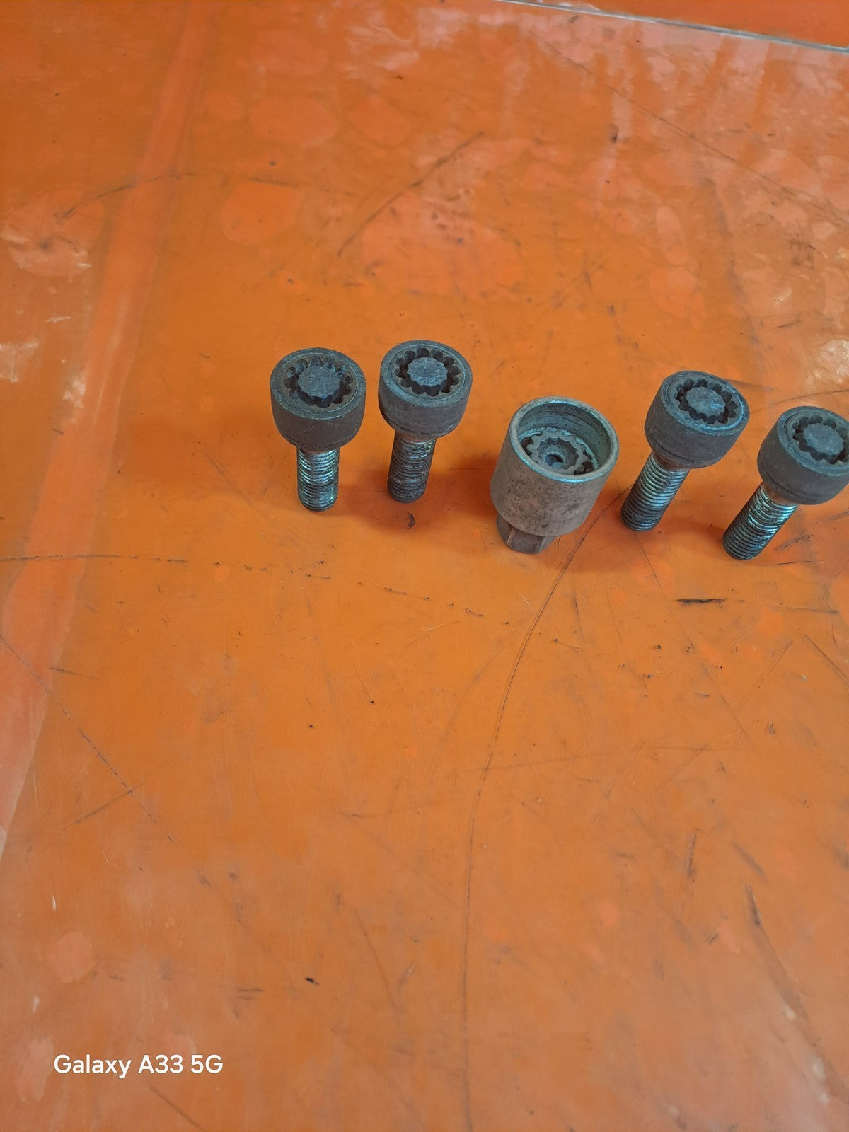 ✅SSANGYONG TIVOLI EX 1.6 DIESEL 2017 LOCKING WHEEL NUTS Warranty A230