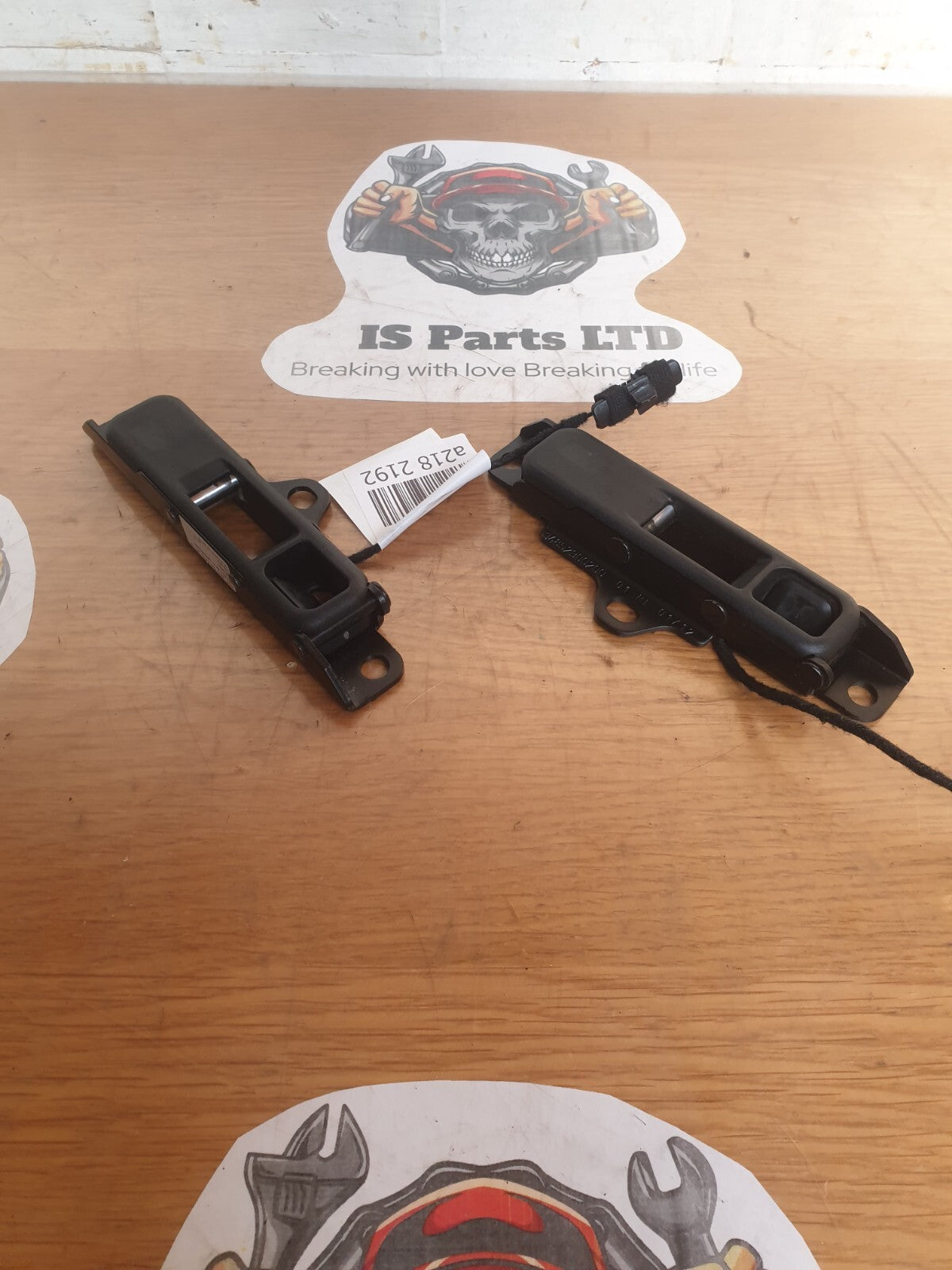 2012 AUDI A5 S LINE 2.0D CONVERTIBLE ROOF CATCH CLOSING ELEMENT PAIR A218