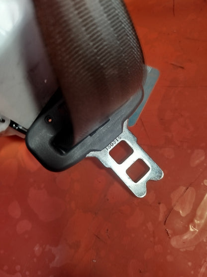 ✅SSANGYONG TIVOLI ELX REAR CENTRE MIDDLE SEAT BELT 75605-35000 Warranty xAA