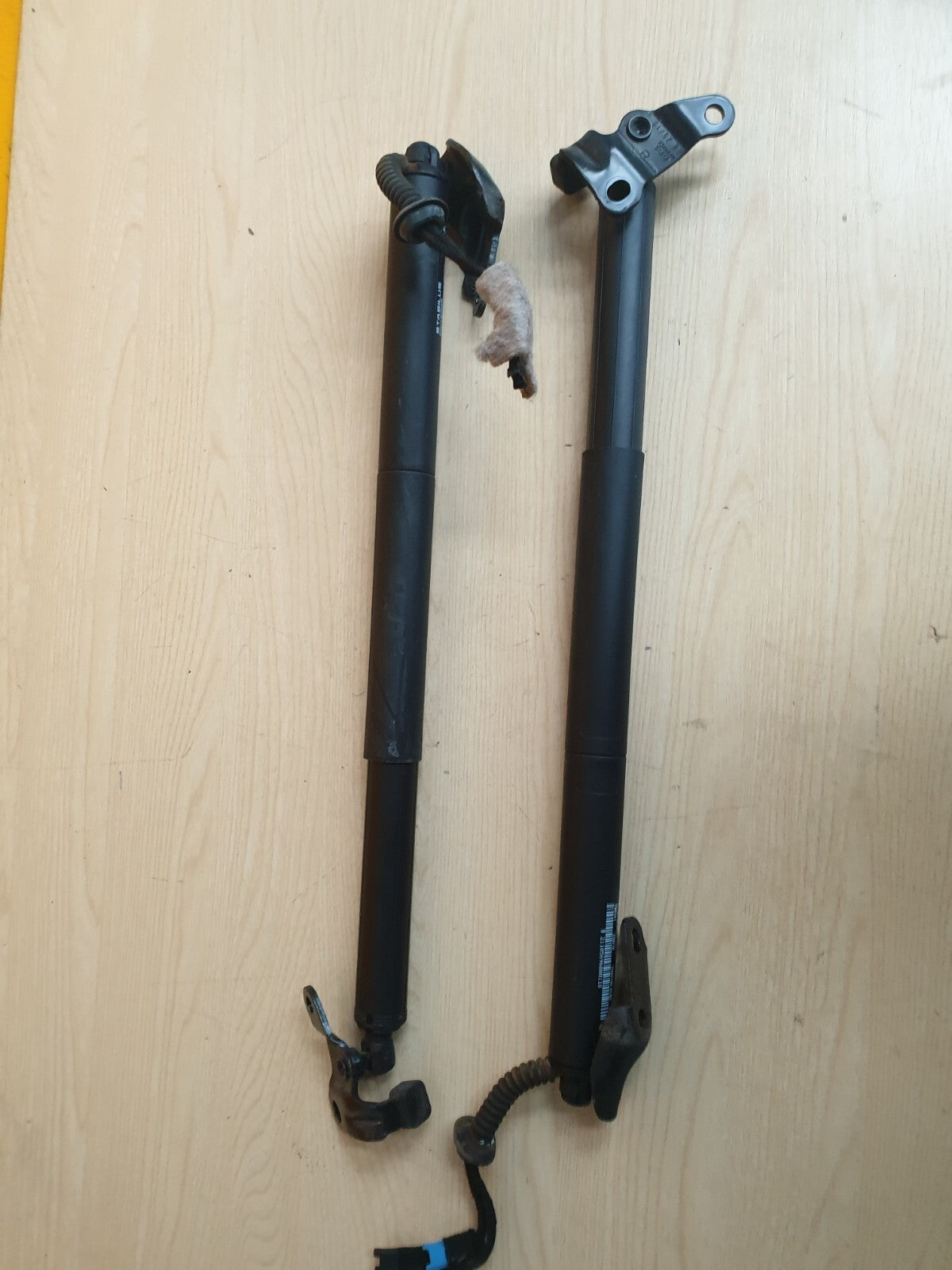 ✅2018 BMW 2 SERIES F45 2.0P TAILGATE ELECTRIC STRUT PAIR 7432758 + WARRANTY A051