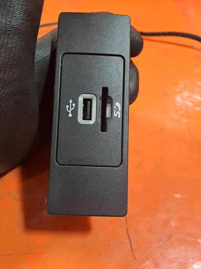 ✅2016 FORD MONDEO MK5 2.0D USB HUB WITH SD CARD GC3T-14F014-AA + WARRANTY A273