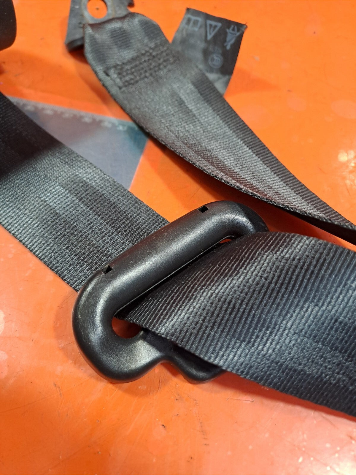 ✅2011 LAND ROVER DISCOVERY 4 L319 3.0D REAR LEFT SEAT BELT 4H22-N611B68-ABW 239