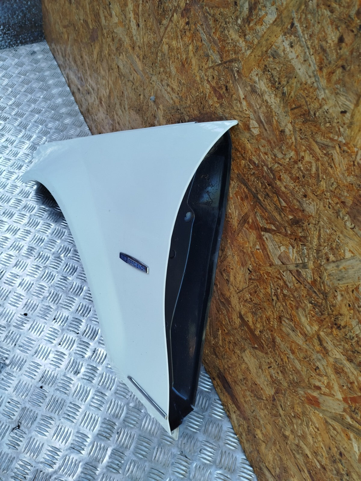 ✅2011 MERCEDES C CLASS W204 FRONT LEFT WING FENDER PANEL WHITE 650 + WARRANTY