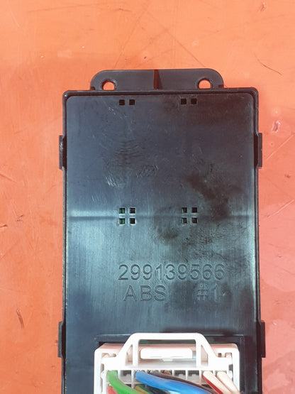 2017 SSANGYONG TIVOLI EX 1.6D FRONT RIGHT WINDOW SWITCH 8581235000 WARRANTY A230