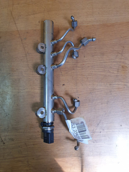✅2014 BMW 5 SERIES F11 4.4P RIGHT & LEFT FUEL RAIL PAIR 8649320 8649321 WARRANTY