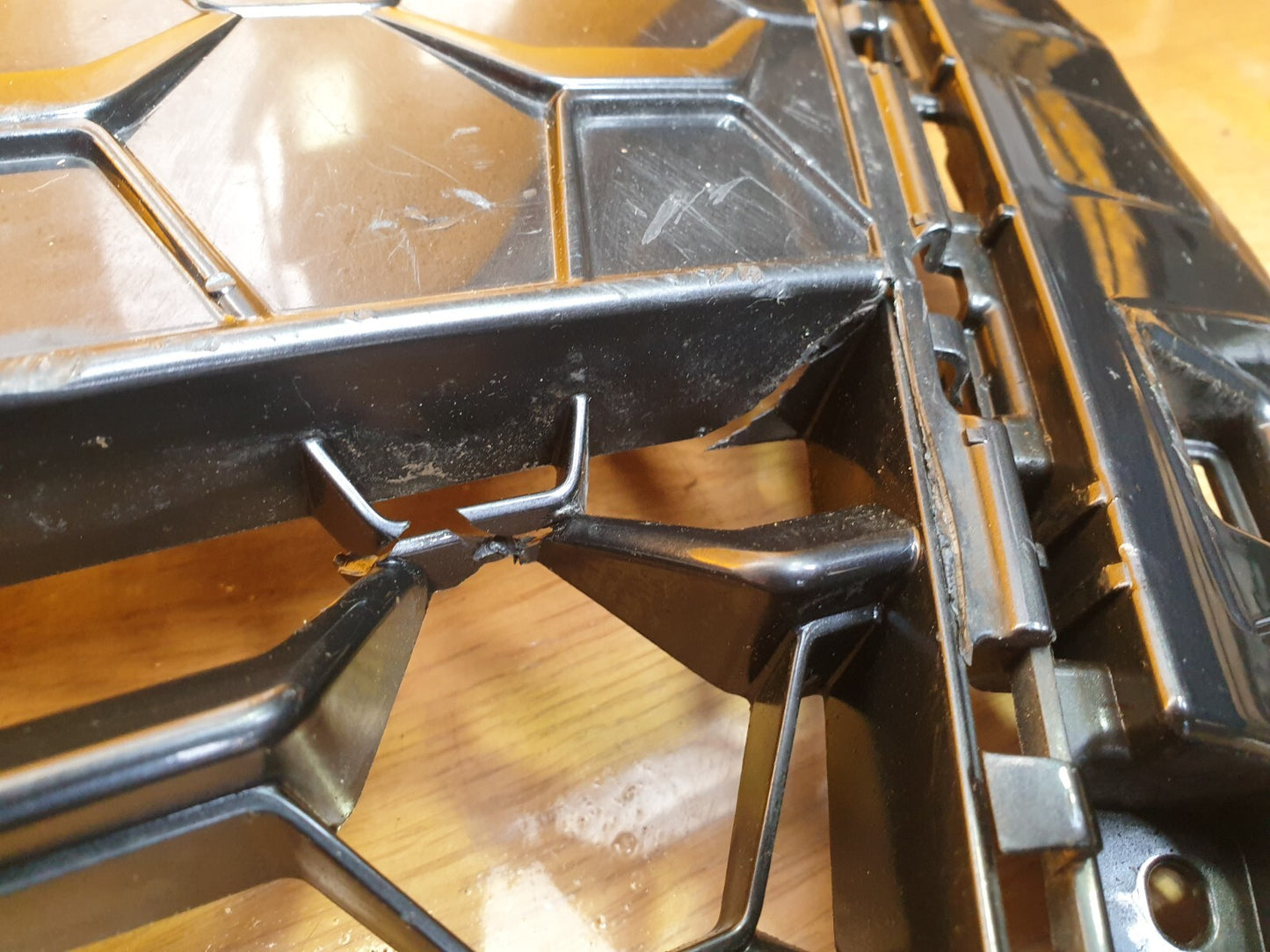 2019 AUDI A1 SPORTBACK 1.0P FRONT BUMPER GRILLE 82A853651B fire defect