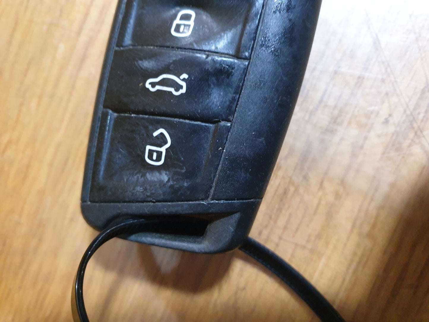 ✅2018 SKODA FABIA MONTE CARLO 1.0P 3 BUTTON REMOTE FLIP KEY FOB + WARRANTY A110