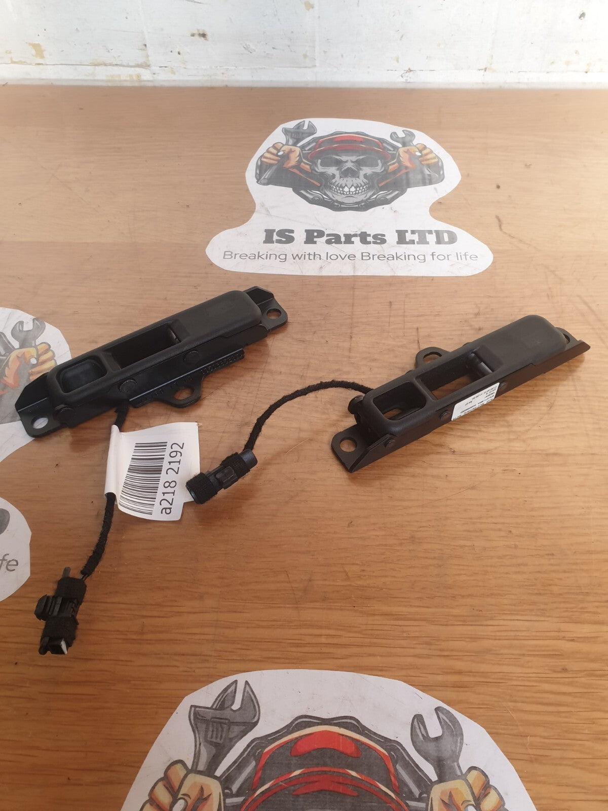 2012 AUDI A5 S LINE 2.0D CONVERTIBLE ROOF CATCH CLOSING ELEMENT PAIR A218
