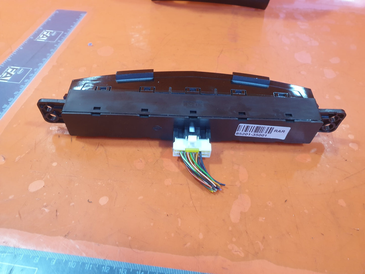 2017 SSANGYONG TIVOLI EX 1.6D CLIMATE CONTROL PANEL 68720-35000 + WARRANTY A230