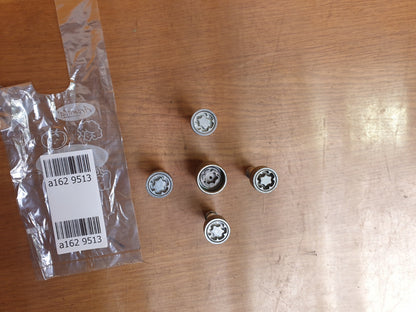 ✅2024 VW TAIGO R-LINE 1.0P WHEEL NUTS & KEY + WARRANTY A162