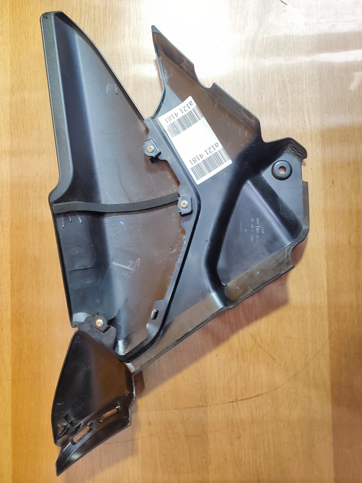 ✅HONDA CBF125M PETROL 2021 RIGHT SIDE LOWER UNDER TANK FAIRING 83501-K0N-D000