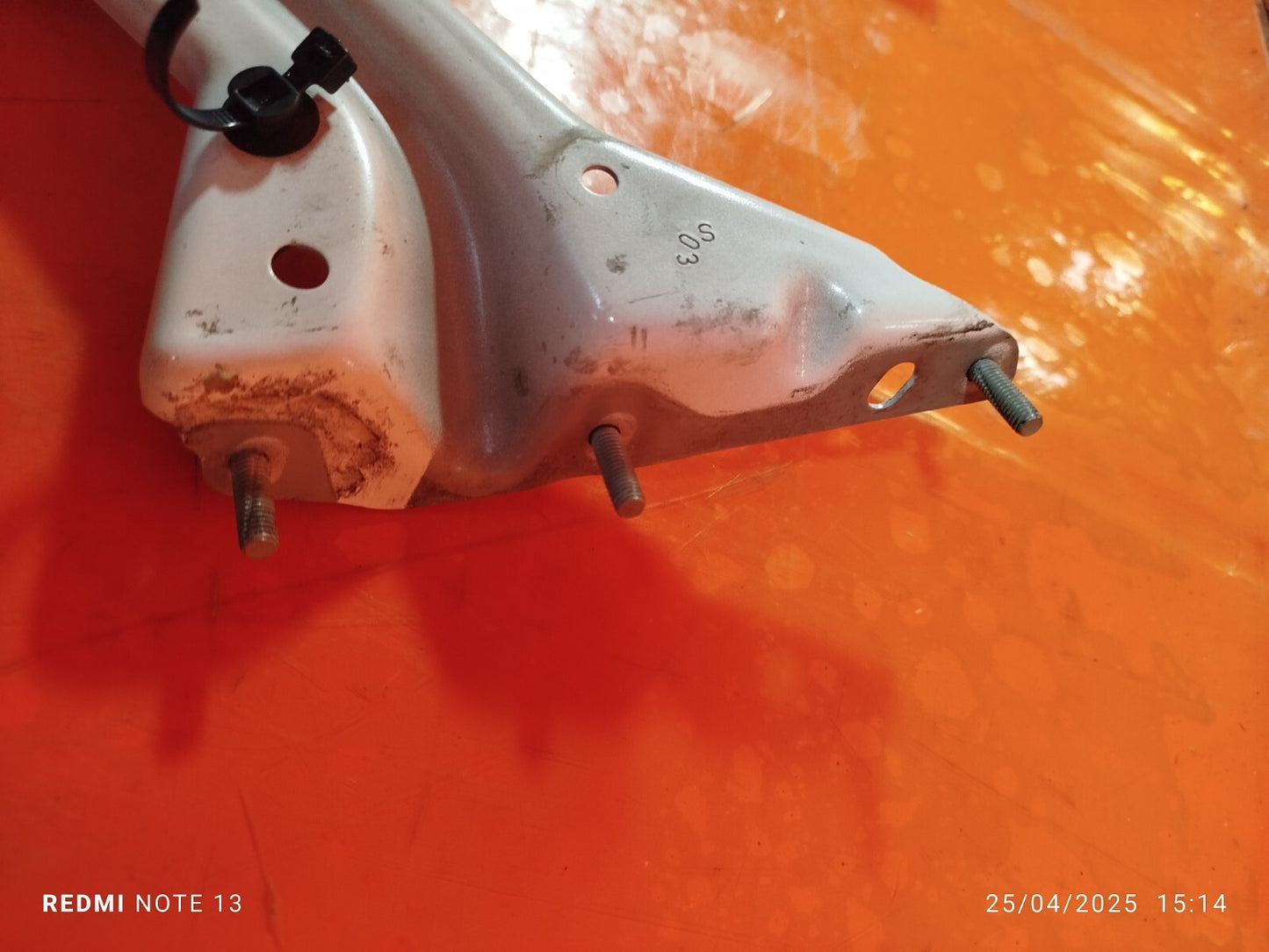 ✅Audi Q5 S Line 2.0 Petrol 2012 FRONT WING BRACKET BRACES 8R0821136 Warranty