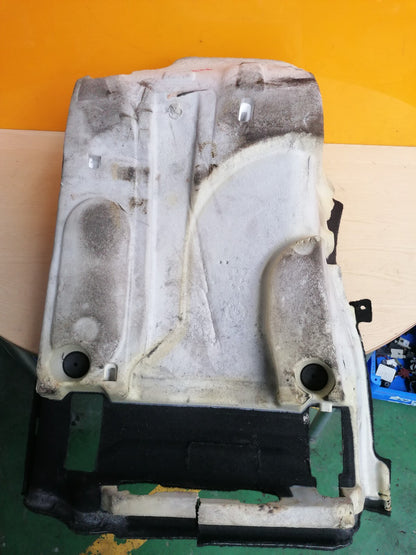 MERCEDES BENZ B180 W246 2012 FRONT RIGHT SIDE INTERIOR FLOOR CARPET A037
