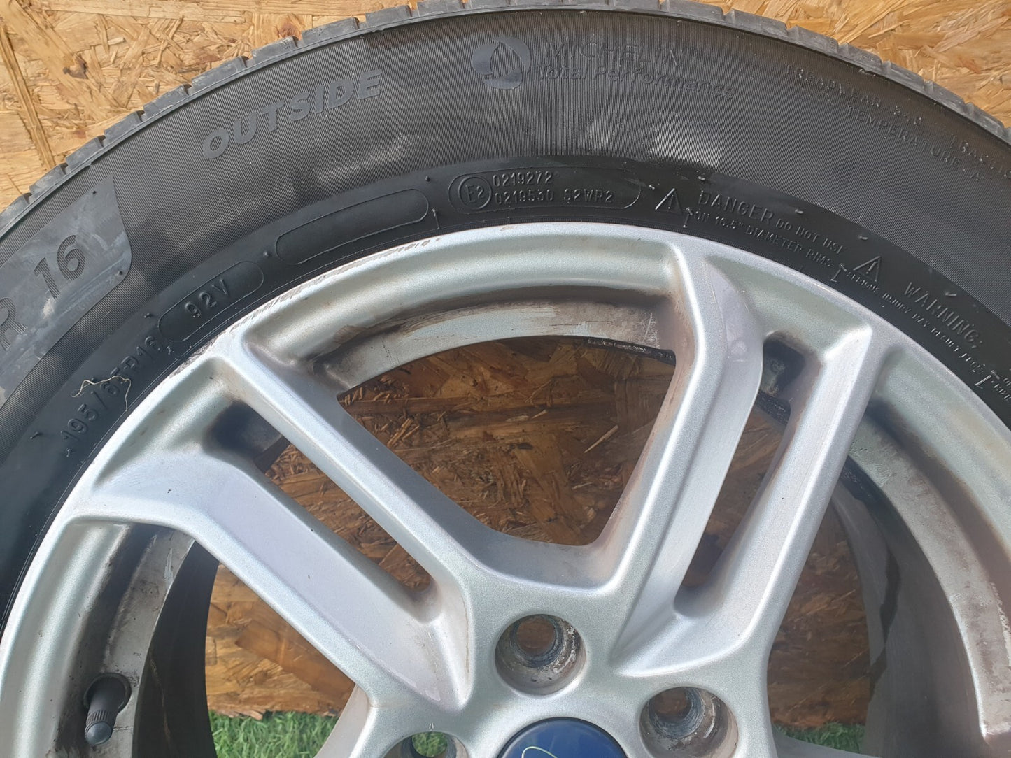 ✅FORD FOCUS 1.5 DIESEL 2018 ALLOY WHEEL WITH TYRE 195/65 R16 Warranty A242
