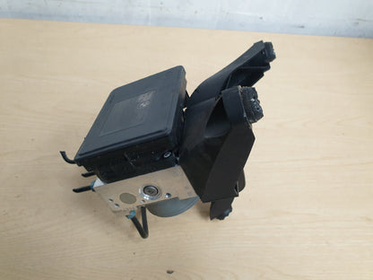 2018 BMW F46 216D 1.5 DIESEL ABS BRAKE PUMP 6891409 A036