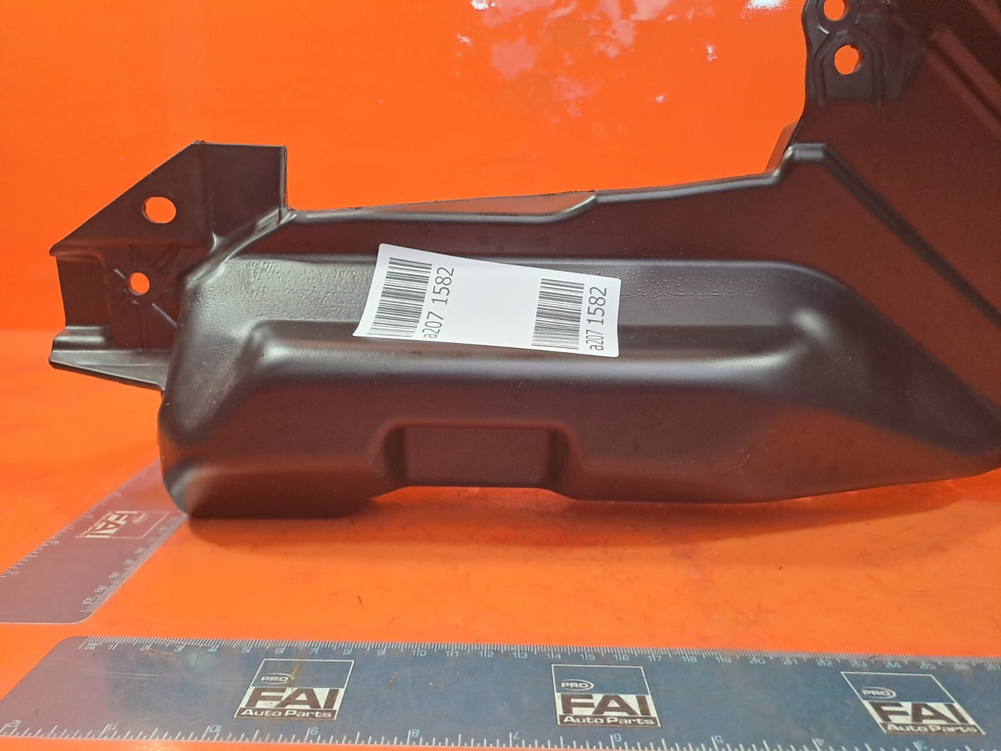 2024 TESLA MODEL 3 LONG WASHER BOTTLE 1739233-00-G + WARRANTY A207