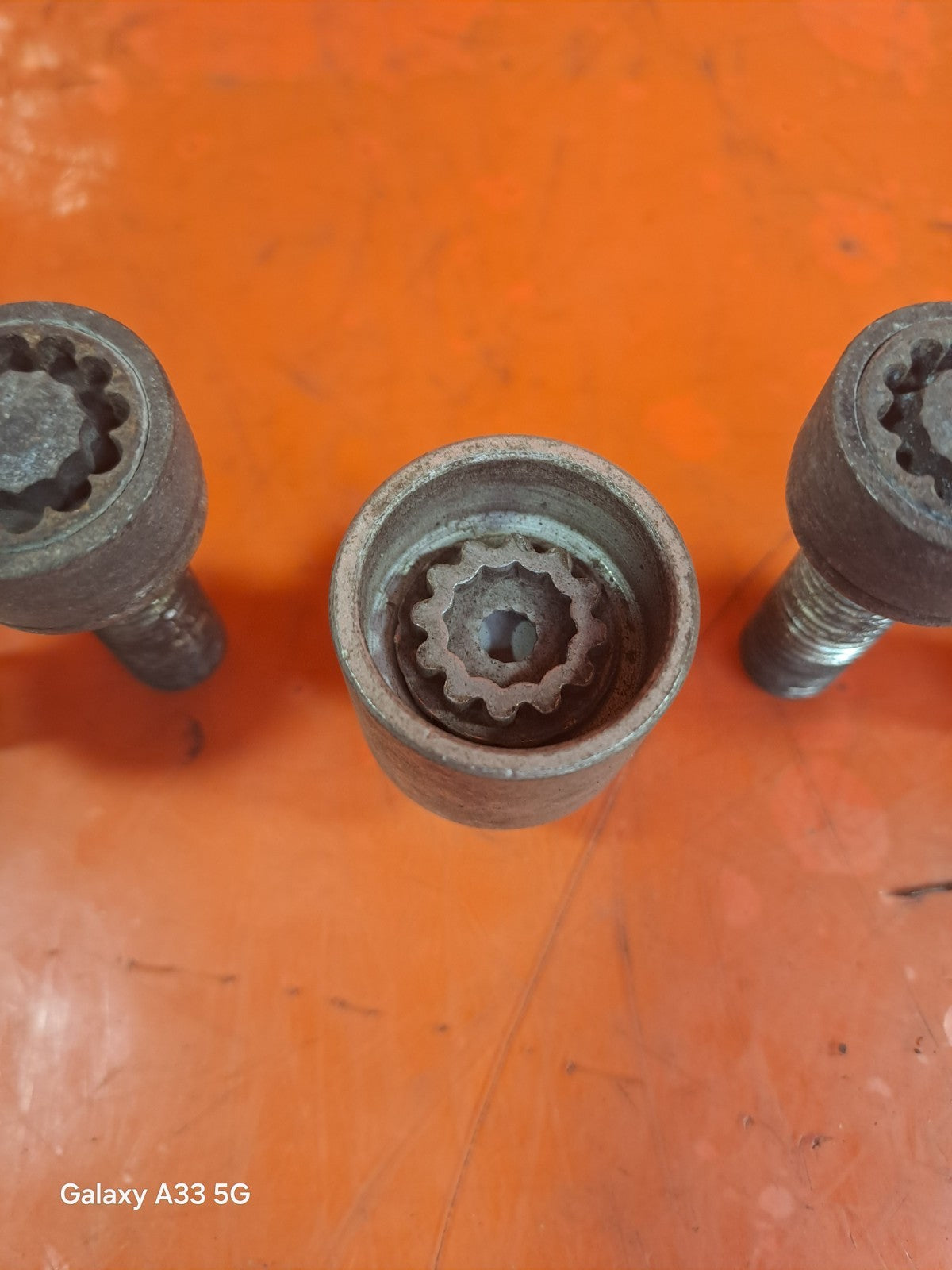 ✅SSANGYONG TIVOLI EX 1.6 DIESEL 2017 LOCKING WHEEL NUTS Warranty A230