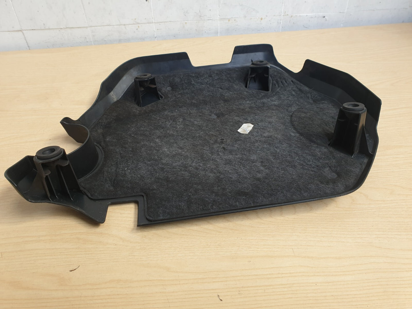 BMW F46 216D 1.5 DIESEL 2018 ENGINE COVER 8514201
