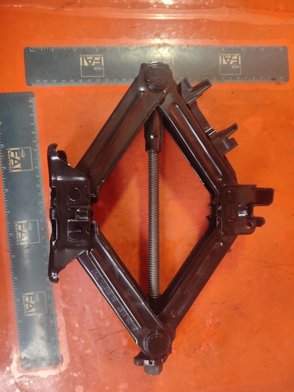 ✅2018 FORD FOCUS MK4 CAR LIFTING JACK TOOL JX7C-17A078-AA + WARRANTY A175