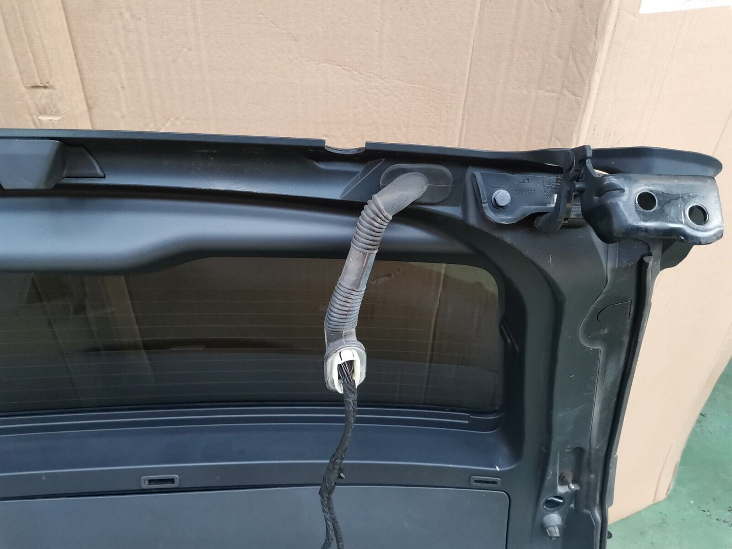 LAND ROVER DISCOVERY 5 L462 2.0 DIESEL 2018 TAILGATE