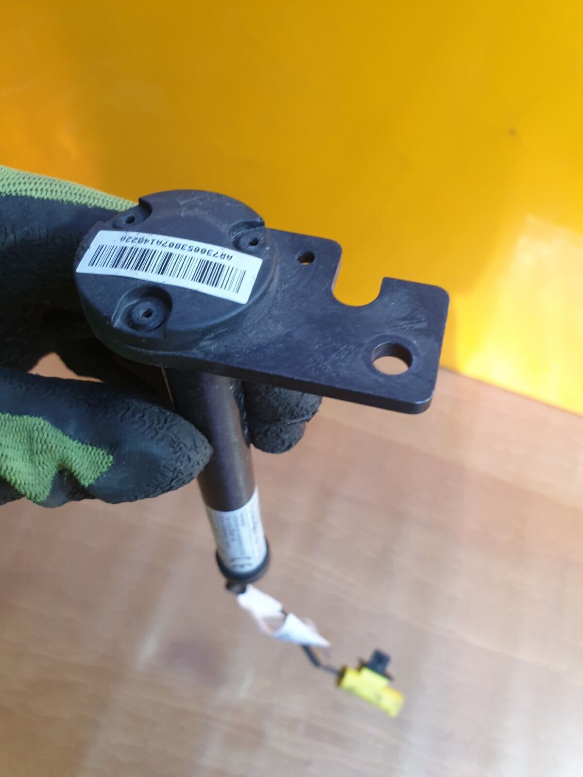 BMW 116D SPORT AUTO 1.5 DIESEL 2023 BONNET HINGE ACTUATOR RIGHT 7300538 Warranty