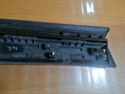 ✅JAGUAR E-PACE 2.0 PETROL 2018 FRONT RIGHT DOOR LOWER TRIM MOULDING J9C321064A