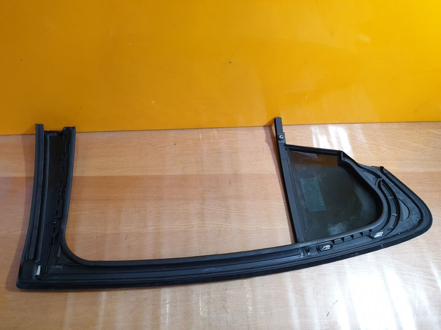 FORD FOCUS ACTIVE 1.5 DIESEL 2022 REAR DOOR LEFT QUARTER WINDOW GLASS JX7BA25825