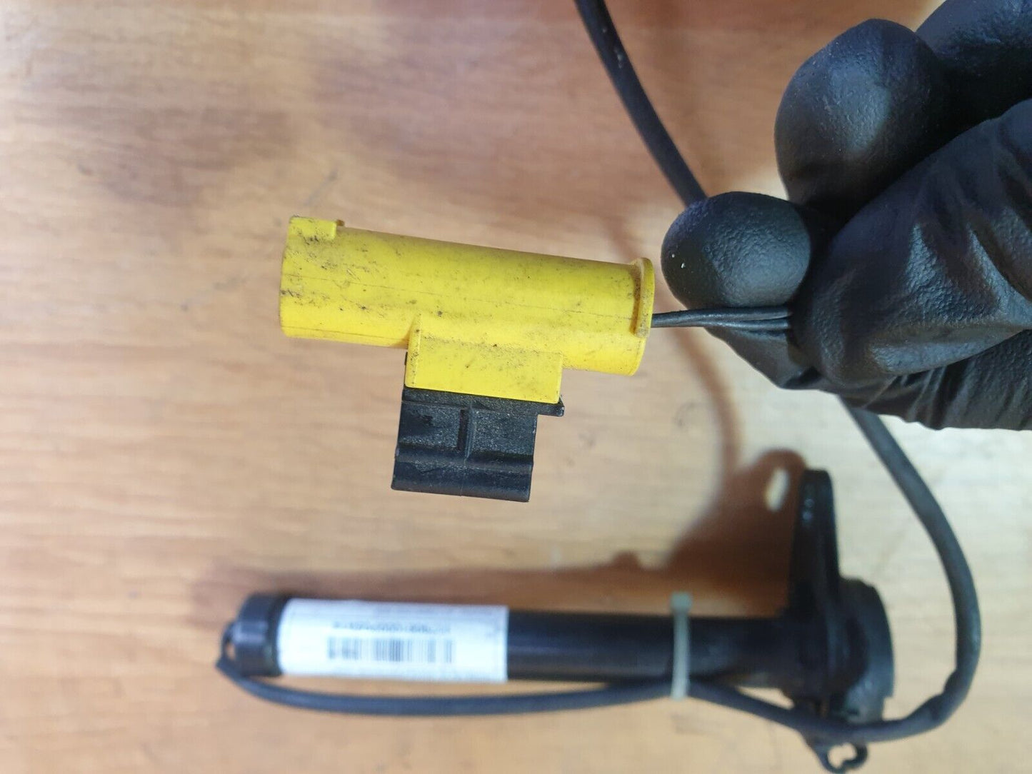 Mercedes A180 W176 2013 6 Speed Manual 1.5 Diesel BONNET ACTUATOR HINGE Warranty
