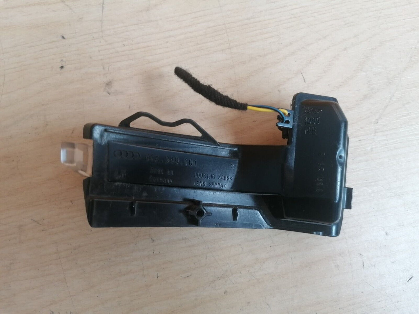 ✅2021 AUDI Q3 F3 1.5TFSI FRONT LEFT DOOR MIRROR TURN INDICATOR LIGHT 81A949101