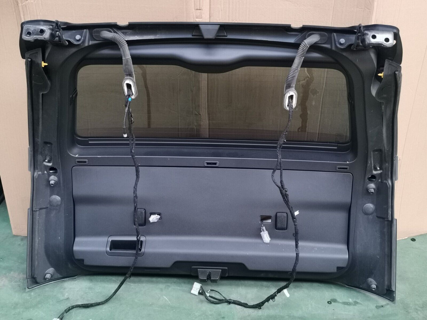LAND ROVER DISCOVERY 5 L462 2.0 DIESEL 2018 TAILGATE