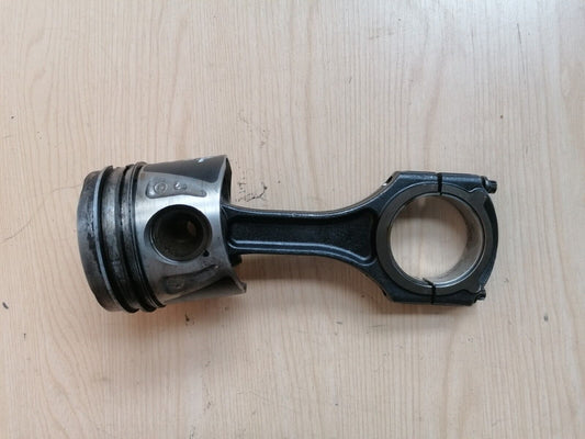 2015 MERCEDES A200 W176 AMG 2.1 DIESEL COMPLETE PISTON WITH CON ROD 65100 A047