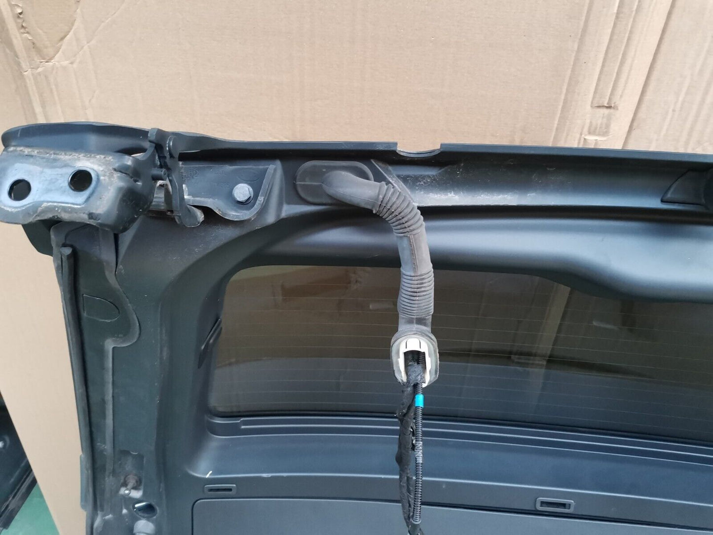 LAND ROVER DISCOVERY 5 L462 2.0 DIESEL 2018 TAILGATE