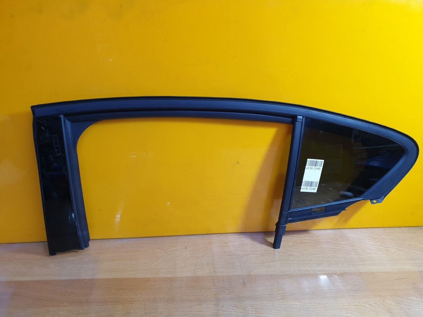 FORD FOCUS ACTIVE 1.5 DIESEL 2022 REAR DOOR LEFT QUARTER WINDOW GLASS JX7BA25825