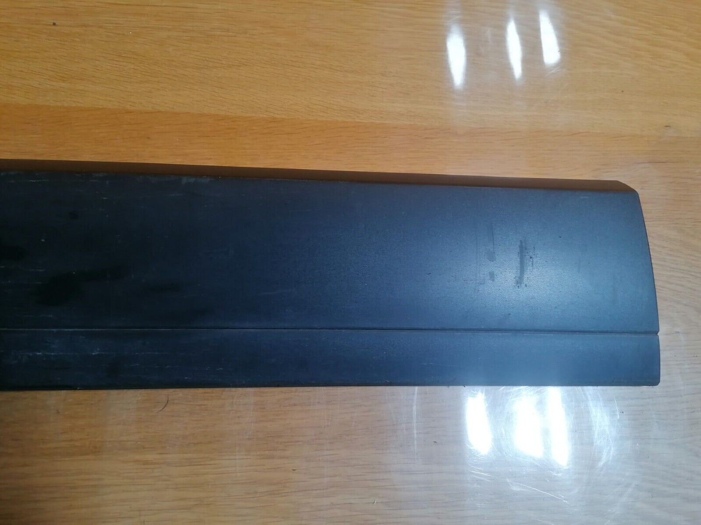 ✅JAGUAR E-PACE 2.0 PETROL 2018 FRONT LEFT DOOR LOWER TRIM MOULDING J9321065A