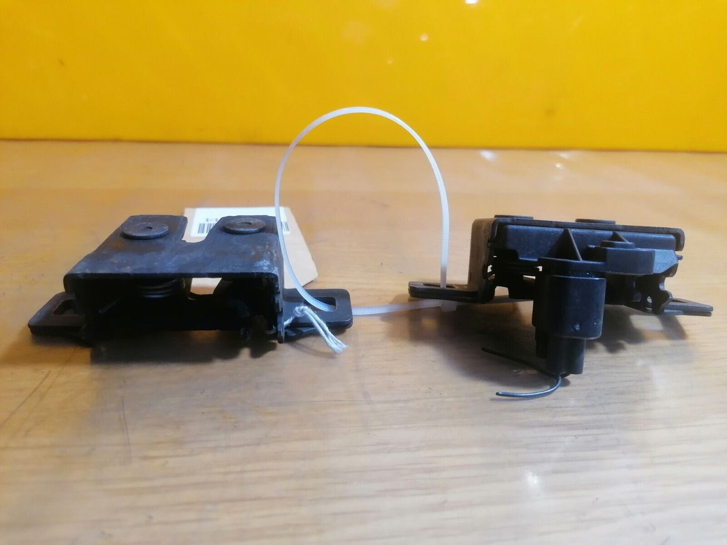 ✅JAGUAR E-PACE 2.0 PETROL 2018 PAIR OF BONNET LOCK CATCH 5H2216700BE Warranty